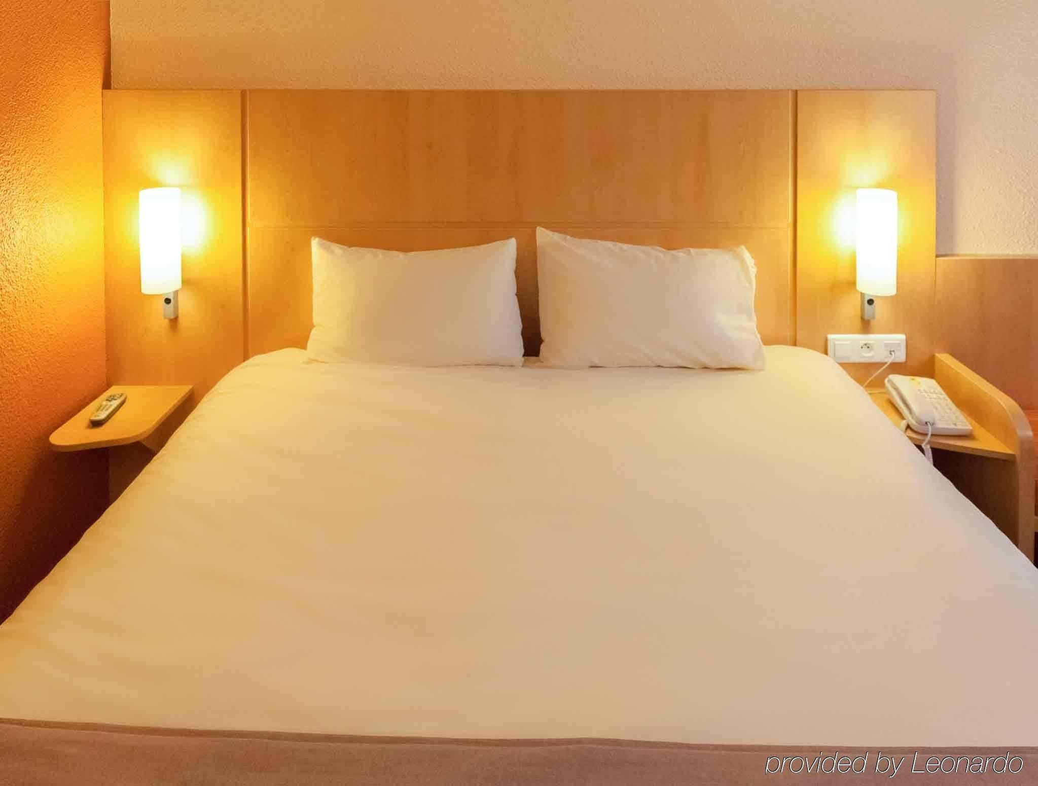 Ibis Alencon Hotel Ngoại thất bức ảnh